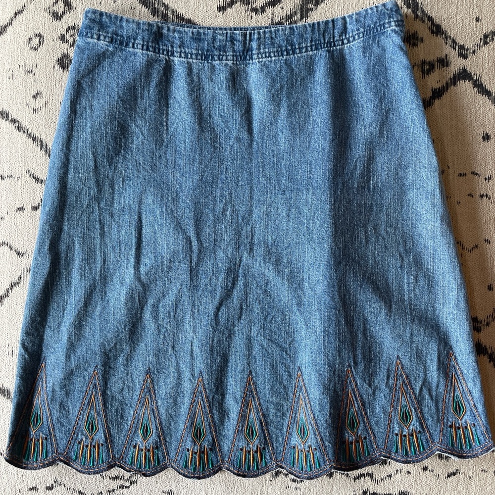 Adorable Denim Embroidered Scalloped Hem Skirt, Size 10